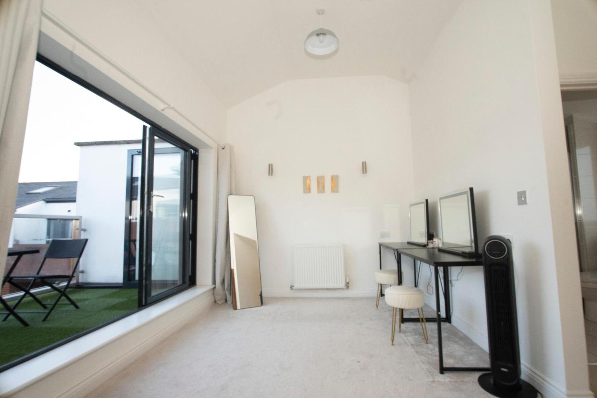 ברמינגהאם Spacious 4Br 4Ba Gated Townhouse With Balconies, Central Jq מראה חיצוני תמונה